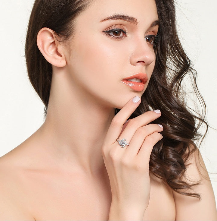 Four-leaf clover opening ring