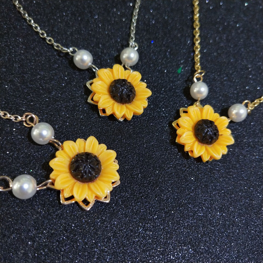 Sunflower leaf pendant necklace