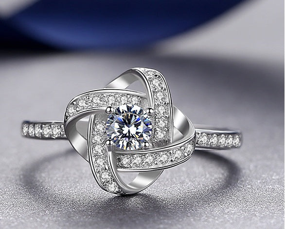 Four-leaf clover opening ring